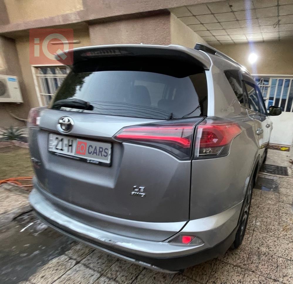 تۆیۆتا ڕاڤ 4